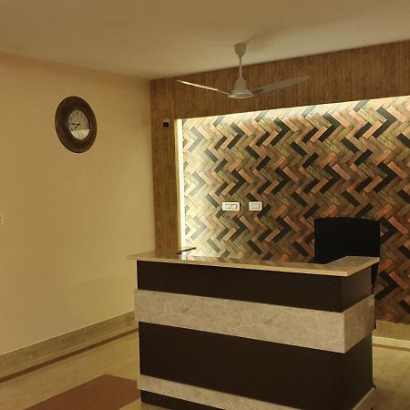 Hotel Sri Lakshmi Palace A/C Suluru Exteriér fotografie