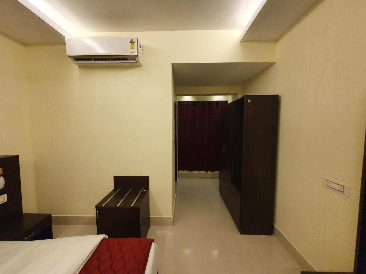 Hotel Sri Lakshmi Palace A/C Suluru Exteriér fotografie