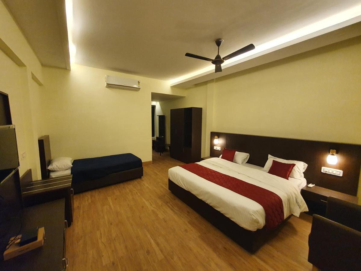 Hotel Sri Lakshmi Palace A/C Suluru Exteriér fotografie